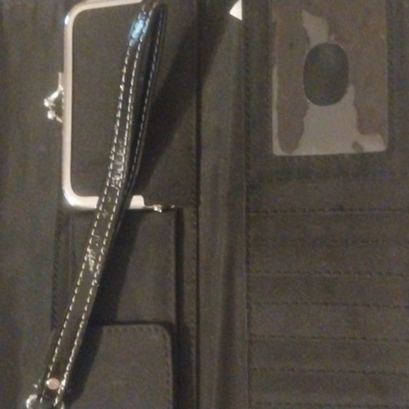 Paisley Clutch Wristlet - Picture 4 of 7